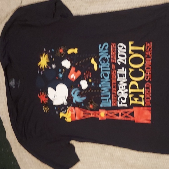 Collectable disney parks graphic tee - Picture 1 of 3